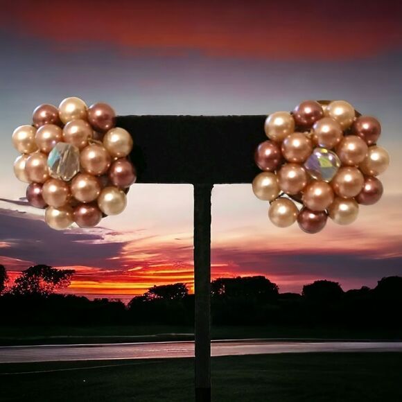Faux Pearl Cluster Earrings Beaded AB Crystals Clip On Japan MCM Purple Pinks - Picture 16 of 16